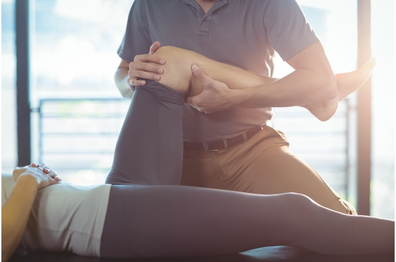 Knee Manipulation Pros and Cons