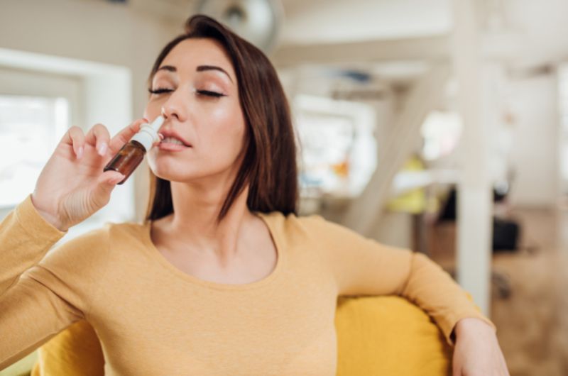 A woman is overusing her nasal spray to comfort her congestion. She might be addicted to it.