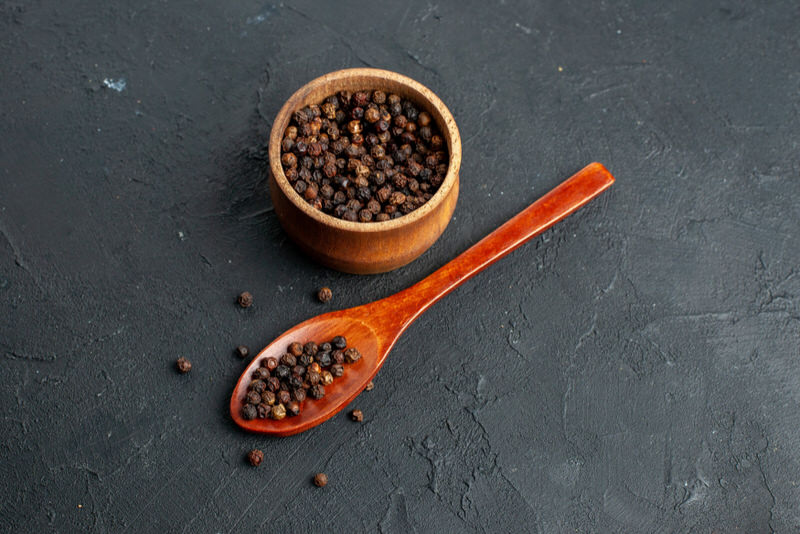 What To Do If Black Pepper Gets In Your Eyes?!